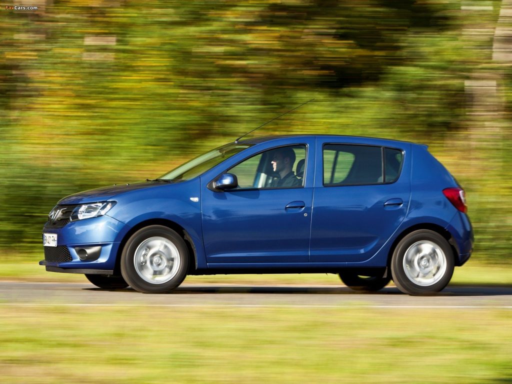 Dacia Sandero z boku